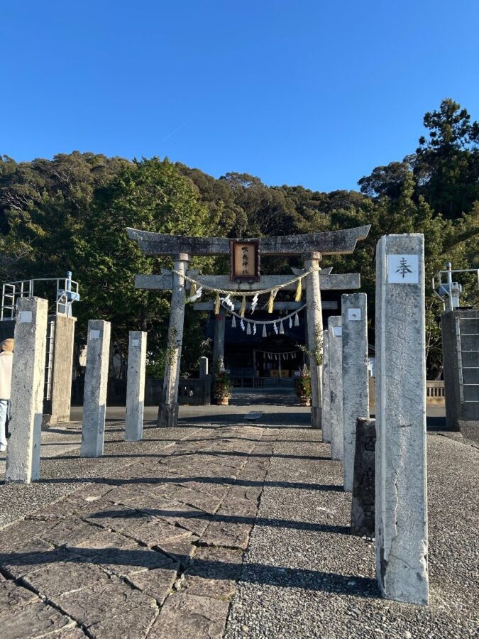 鳴無神社