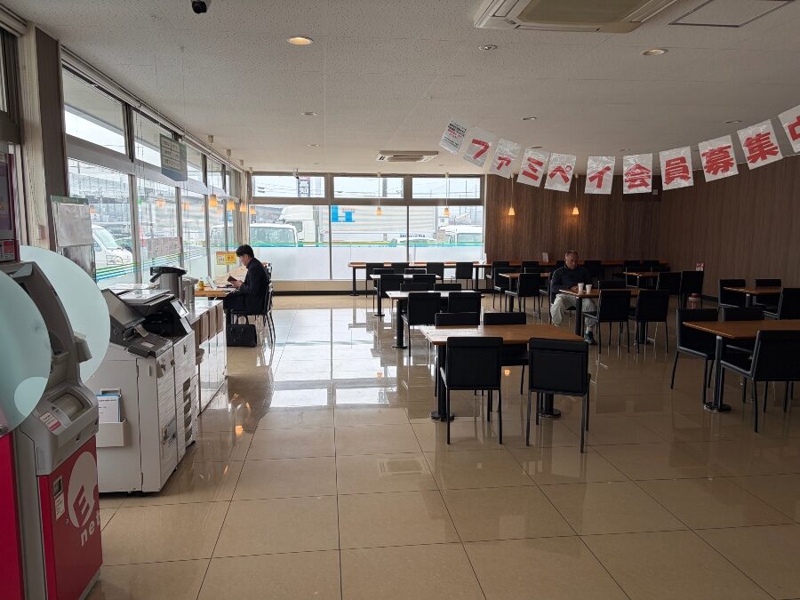 コンビニのイートイン