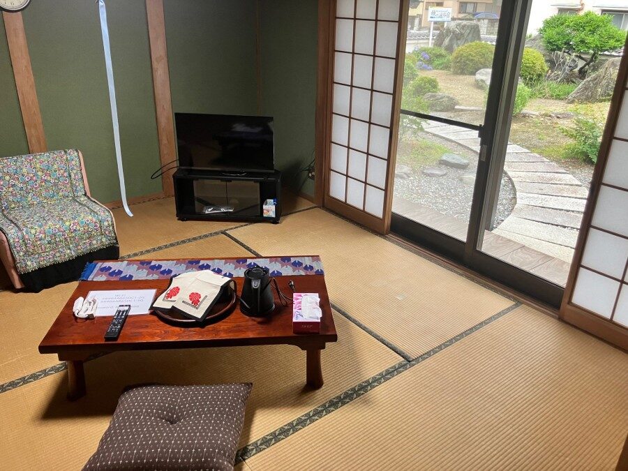客室A：お庭が見える和室